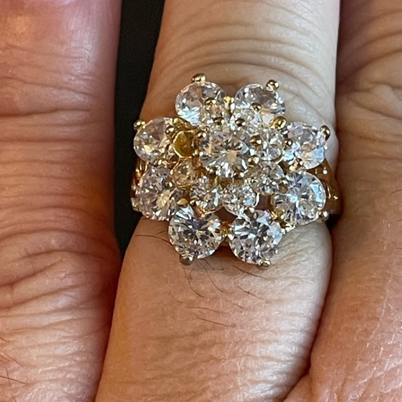 Austrian crystal 18k gold plated flower ring - Picture 9 of 9